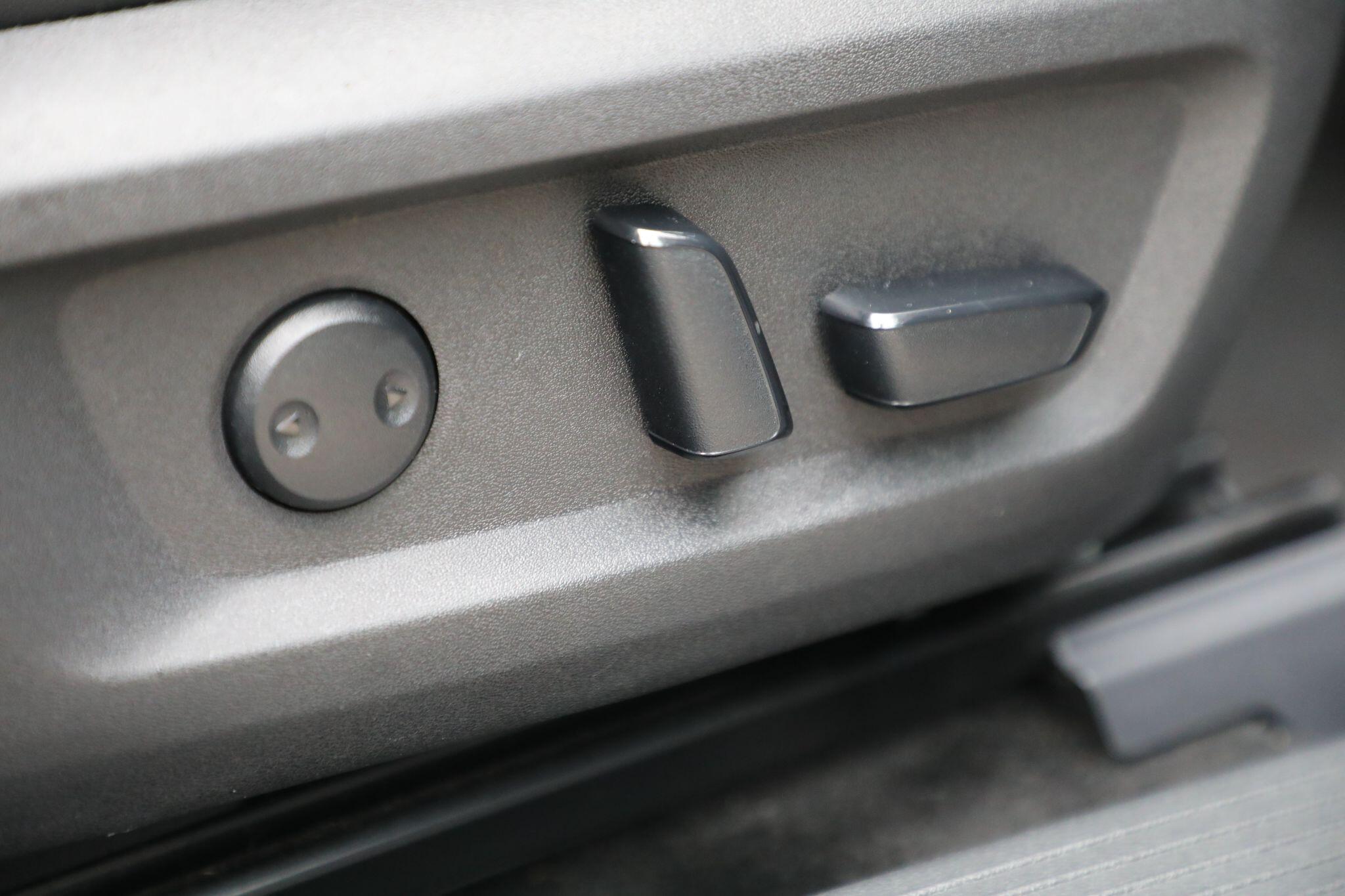 Large vehicle image